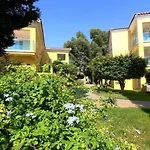 리조트 Malama Village 4*