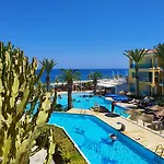 Malama Village 리조트 4*