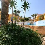 리조트 Malama Village 4*
