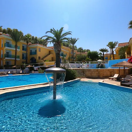 リゾート Malama Village