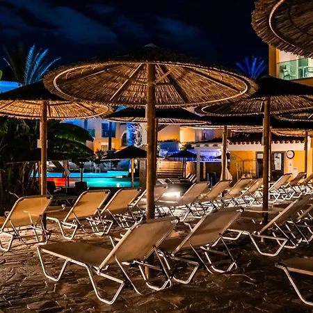 Malama Village リゾート 4*