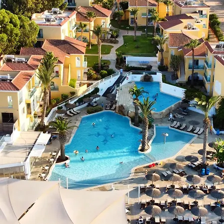 Malama Village 4*