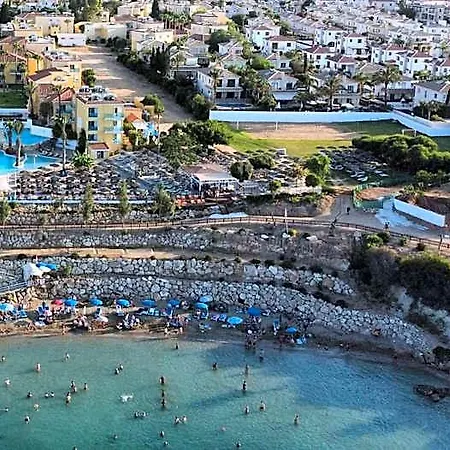 Malama Village Resort 4*