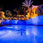 Malama Village 4*