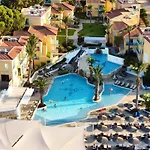 Malama Village 4*
