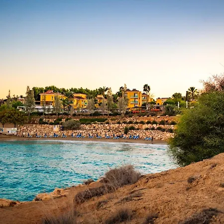 Üdülőközpont Malama Village 4*